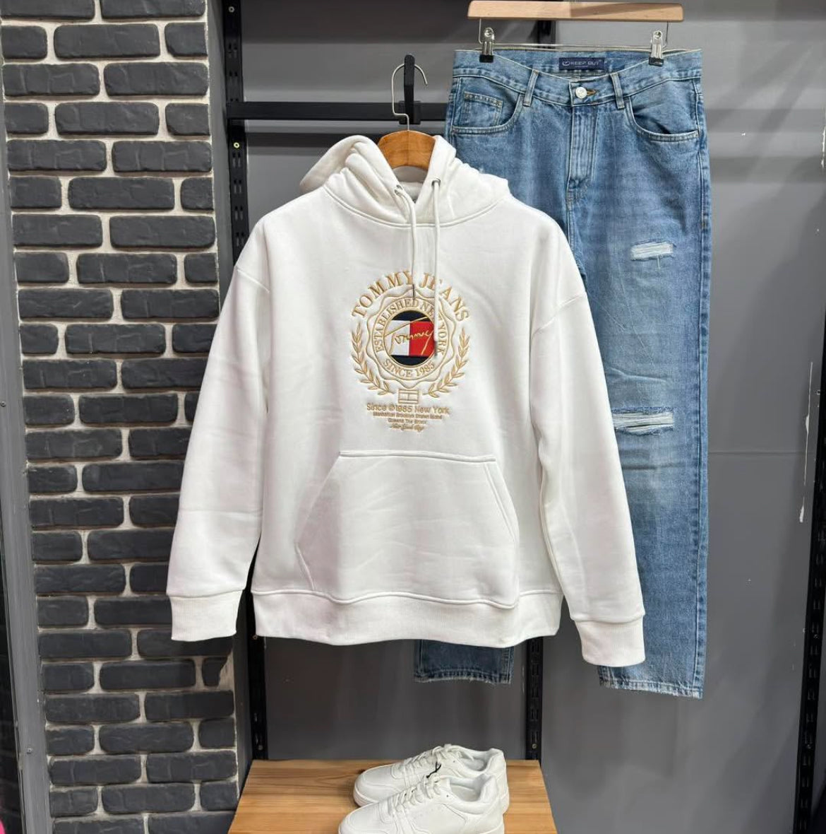هودي Tommy