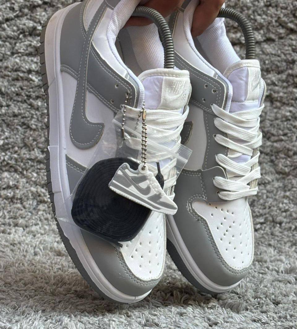 NIKE (1001)